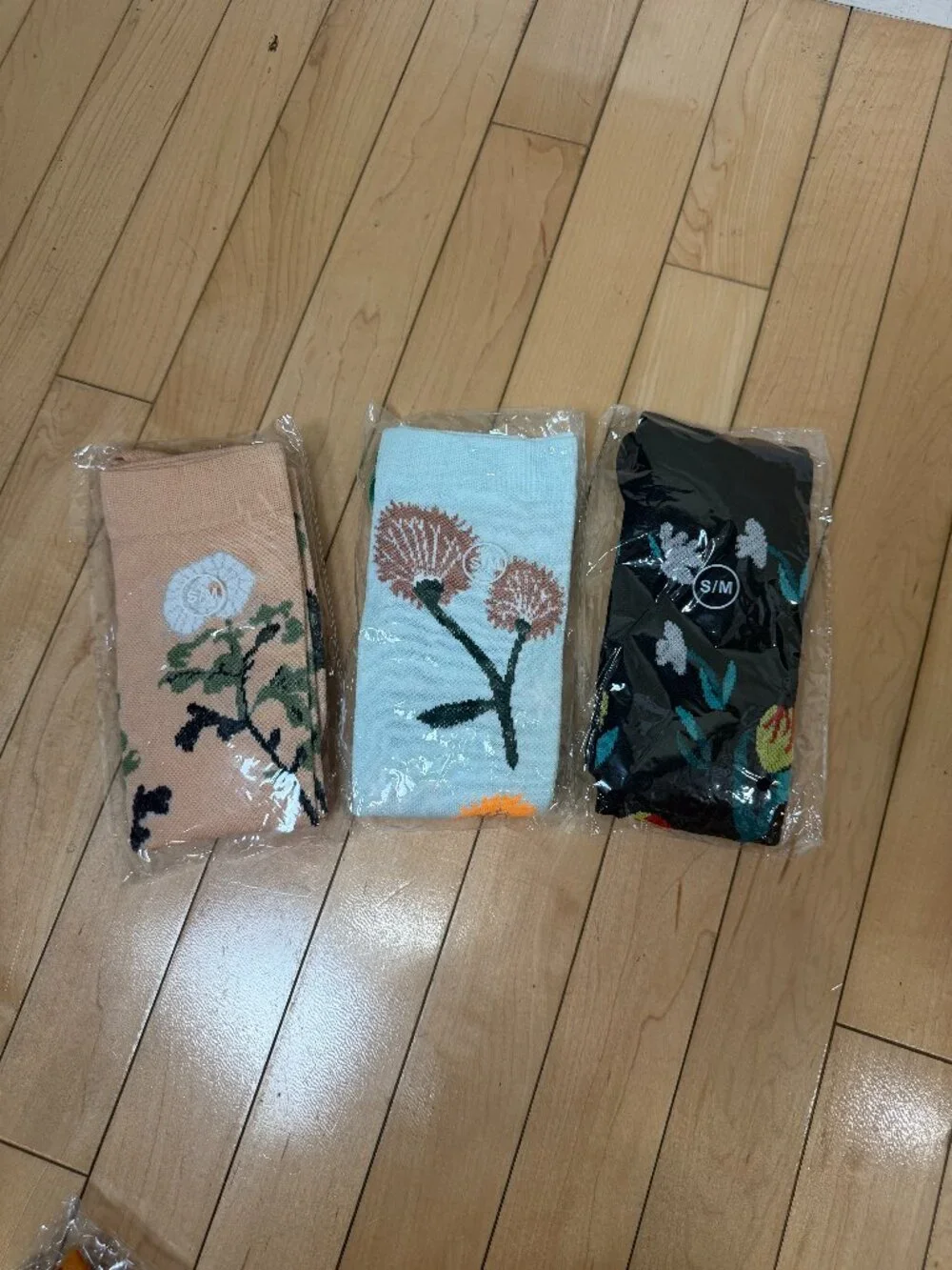 Floral Pattern Knee High Compression Socks Set of 3 New NWT Size S/M